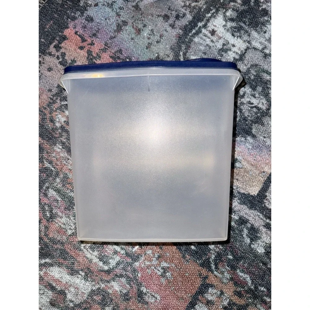 TUPPERWARE Cereal Pour N Store Storage Container - Bold N Blue Seal 469-9 470-14